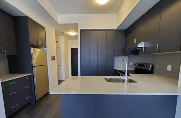 Oakville, ON L6H 7W6,3200 William Coltson Ave #211