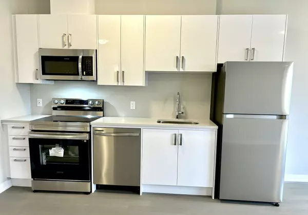 Oakville, ON L6M 5P8,3285 Carding Mill Trl #301