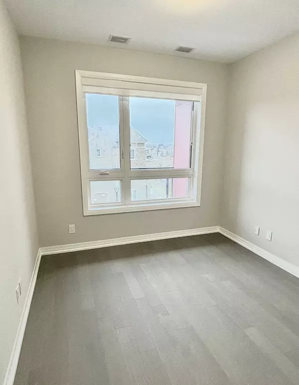 Oakville, ON L6M 5P8,3285 Carding Mill Trl #301