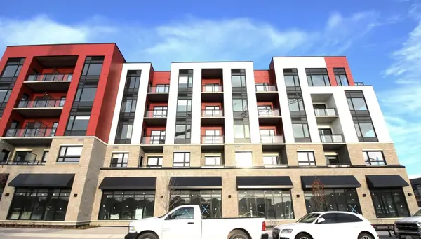 3285 Carding Mill Trl #301, Oakville, ON L6M 5P8