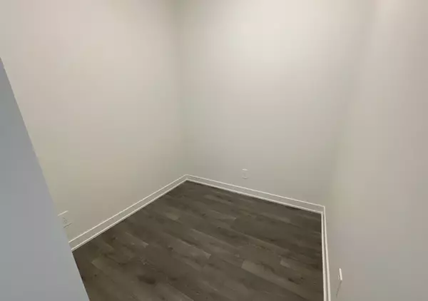 Milton, ON L9E,1440 Clarriage Ct #616