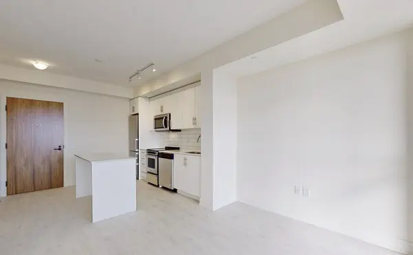 509 Dundas St W #611, Oakville, ON L6M 1L9