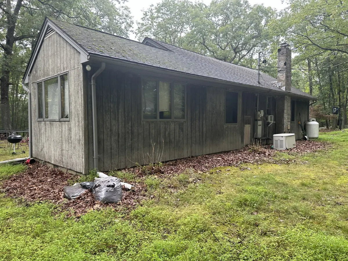 3273 Heights Dr, East Stroudsburg, PA 18302-8011