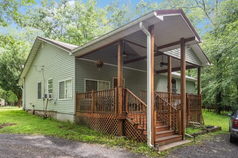 3345 Pocono Dr, East Stroudsburg, PA 18302-8056