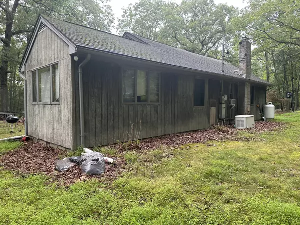 3273 Heights Dr, East Stroudsburg, PA 18302-8011