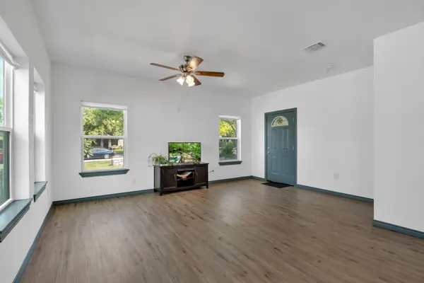 1410 Hicks Ave, San Antonio, TX 78210-4204