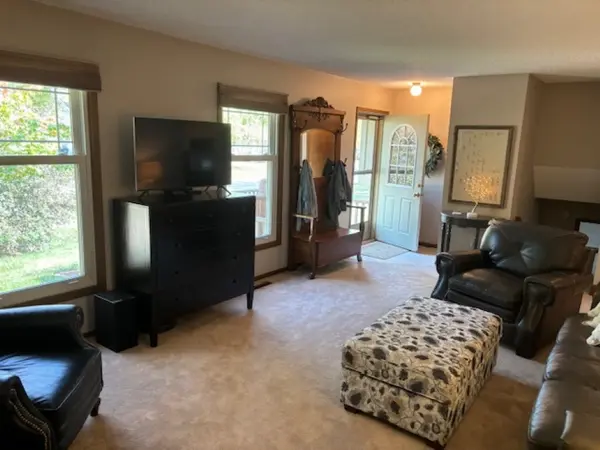 413 NE 8th St, Ankeny, IA 50021-1905