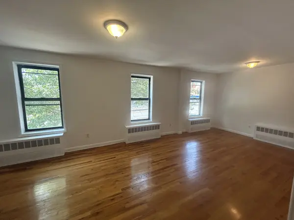 376 McGuinness Blvd #2fl, Brooklyn, NY 11222-1202