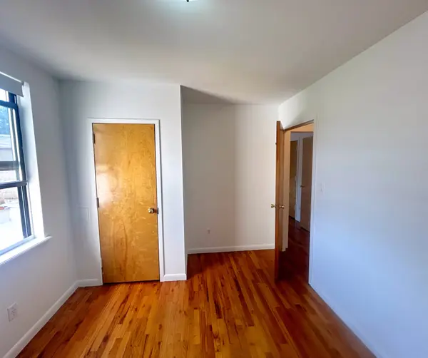 376 McGuinness Blvd #2fl, Brooklyn, NY 11222-1202