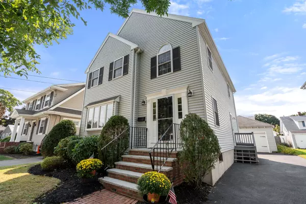 11 Williams St, Quincy, MA 02171-1821