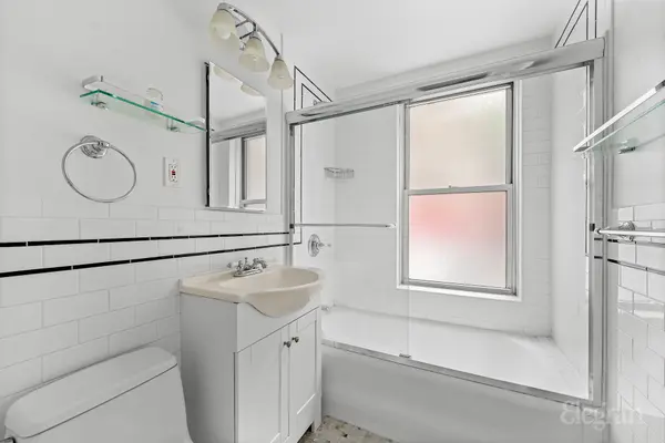 325 W 45th St #1005, New York, NY 10036-0046