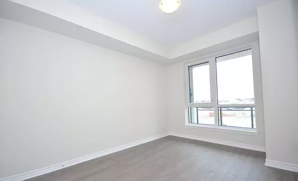 Oakville, ON L6H 3P2,150 Oak Park Blvd #316