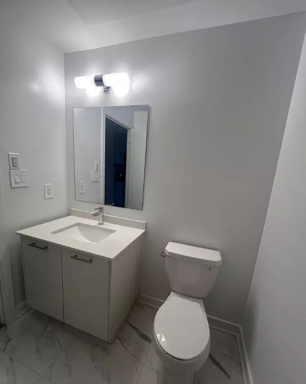 Milton, ON L9E,1440 Clarriage Ct #608