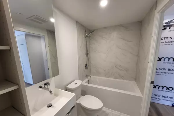 Burlington, ON L7R 2P7,370 Martha St #508