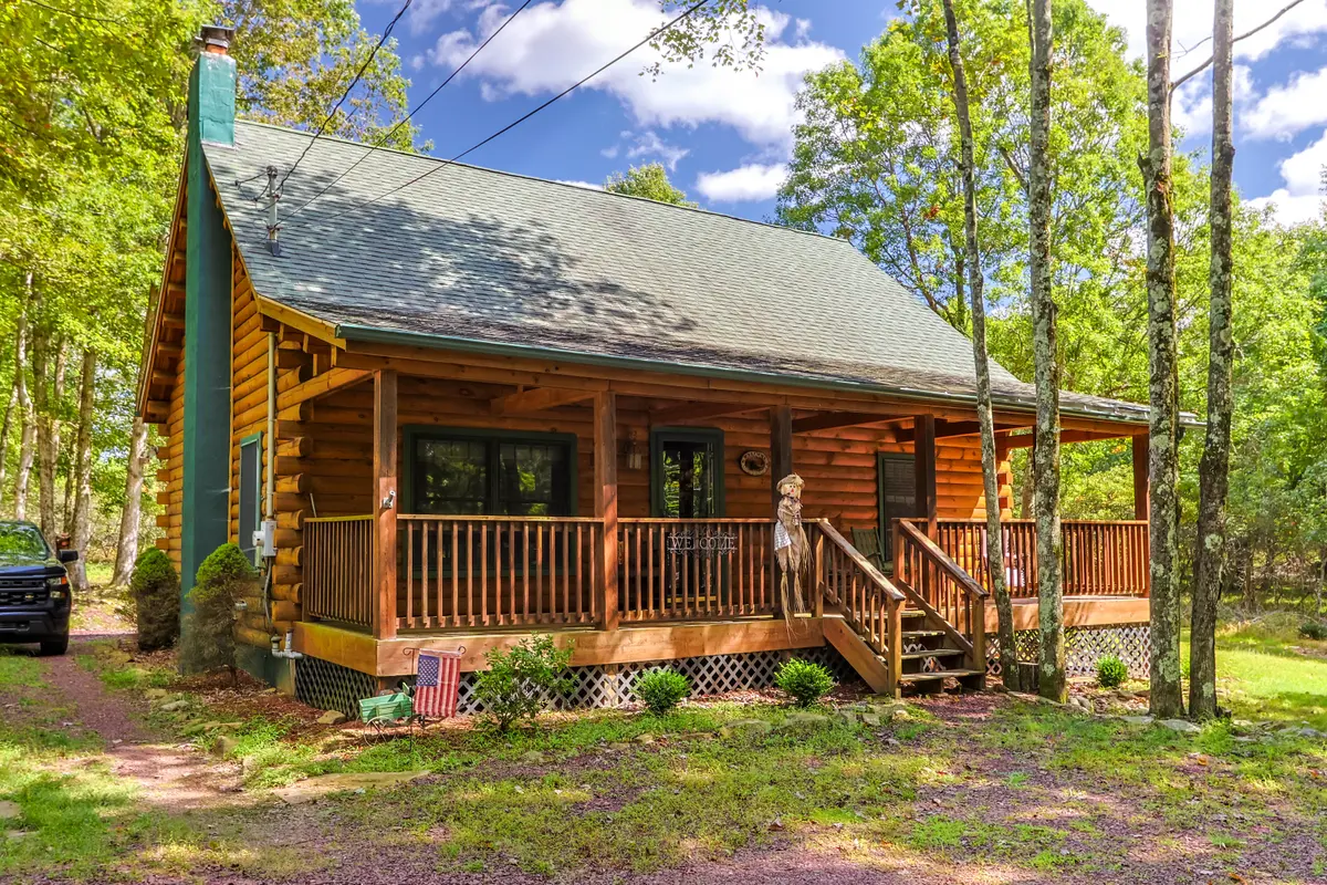 70 Sycamore Cir, Albrightsville, PA 18210-3809