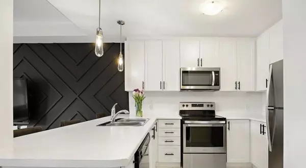 Hamilton, ON L8B 1W5,299 Skinner Rd #7