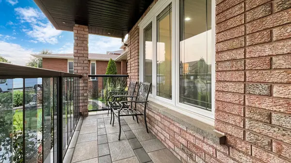 84 Burgosa Ct, Vaughan, ON L4L 5C7
