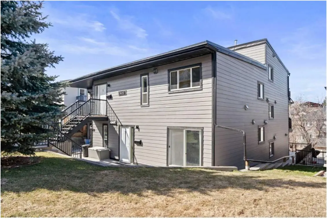 1622 28 Ave SW #7, Calgary, AB T2T 1J4