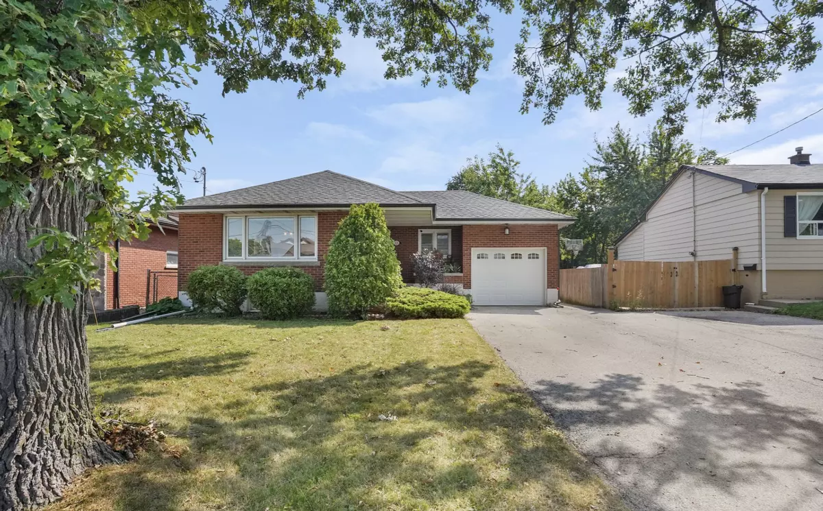 Hamilton, ON L9A 3C9,125 Warren Ave #Upper