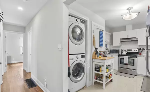 Hamilton, ON L9A 3C9,125 Warren Ave #Upper