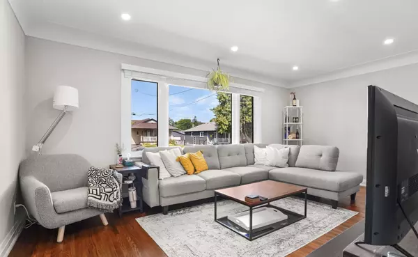 Hamilton, ON L9A 3C9,125 Warren Ave #Upper