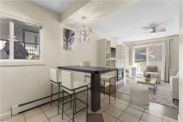 1622 28 Ave SW #7, Calgary, AB T2T 1J4