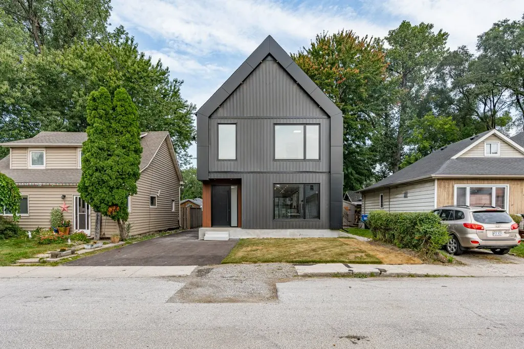21 CLARE Avenue, Hamilton, ON L8H 7C9