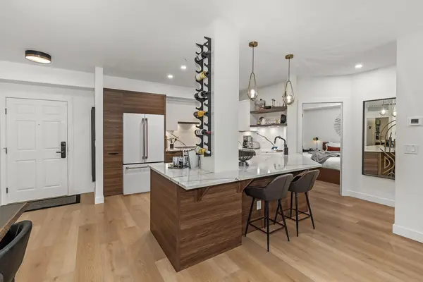 1088 Sunset Dr #108, Kelowna, BC V1Y 9W1