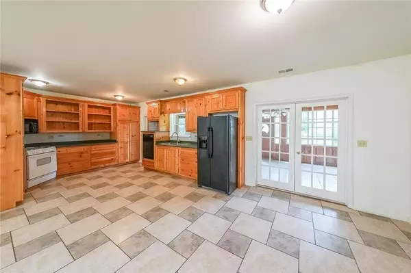10072 Henderson Mountain Road, Fairmount, GA 30139