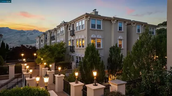 1233 Symphony Way, Vallejo, CA 94591-3881