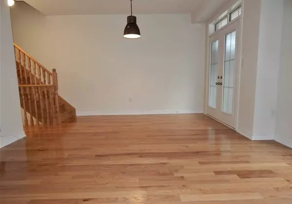 Oakville, ON L6M 0S4,2435 Greenwich Dr #70