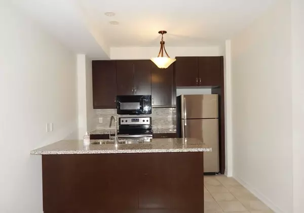 Oakville, ON L6M 0S4,2435 Greenwich Dr #70