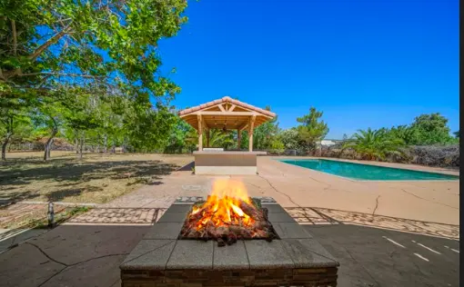 2209 W Avenue O-4, Palmdale, CA 93551-3366
