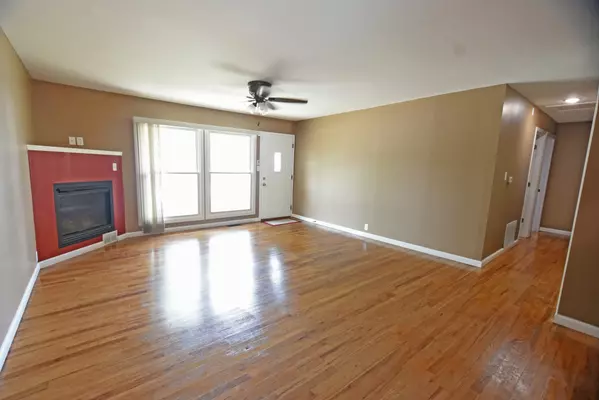 1208 38th St SE, Cedar Rapids, IA 52403-3836