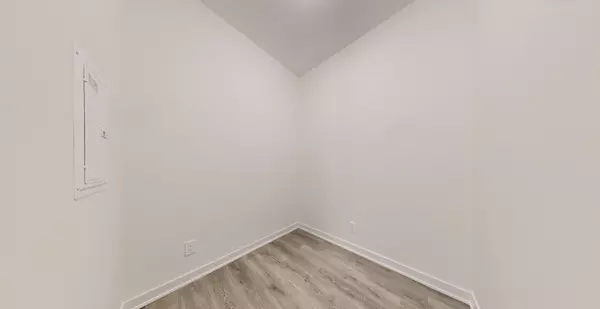 Milton, ON L9E,1440 Clarriage Ct #111