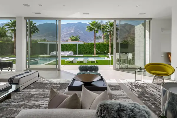 3068 Linea Ter, Palm Springs, CA 92264-4518