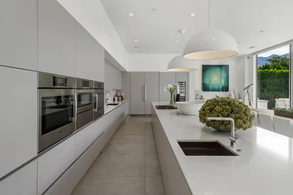 3068 Linea Ter, Palm Springs, CA 92264-4518