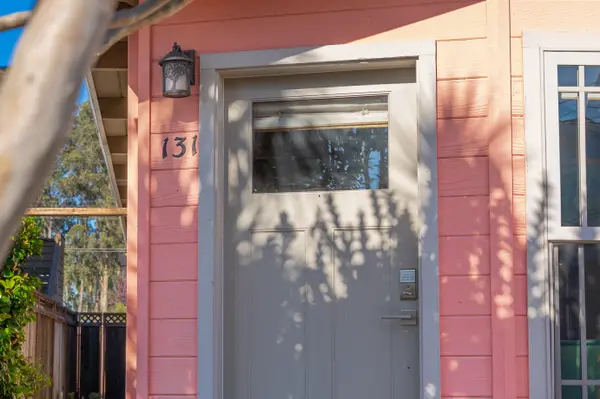 131 Anchorage Ave, Santa Cruz, CA 95062-5416