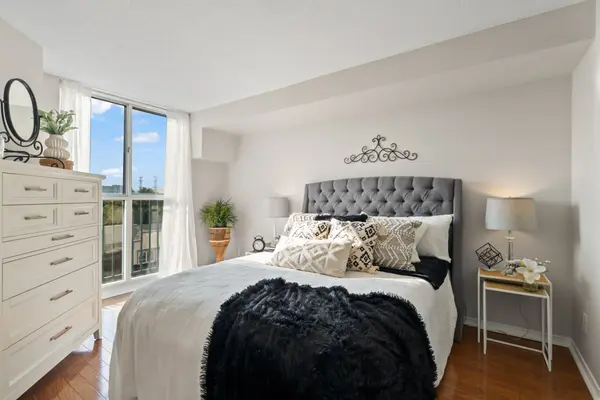 1655 Pickering Pkwy #603, Pickering, ON L1V 6L3