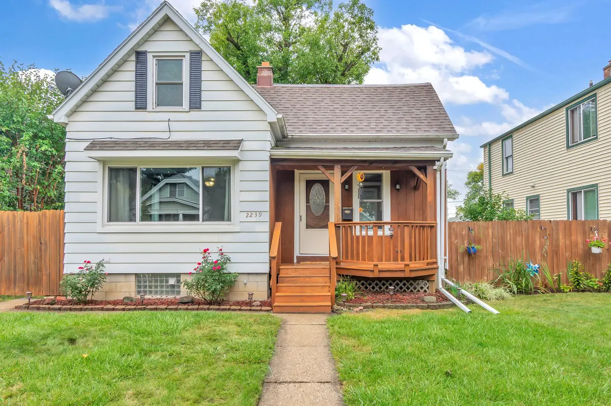 2239 S 76th St, Milwaukee, WI 53219-1830