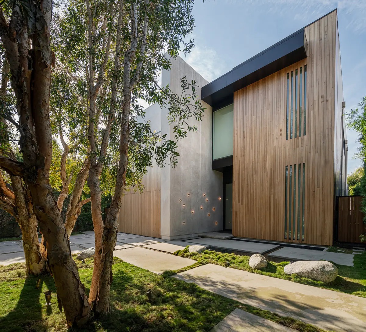 425 N Kilkea Dr, Los Angeles, CA 90048-2228