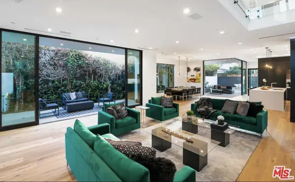 467 S Swall Dr, Beverly Hills, CA 90211-3604