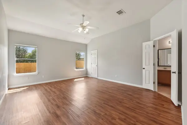 164 Ashwood S, Kyle, TX 78640-5595