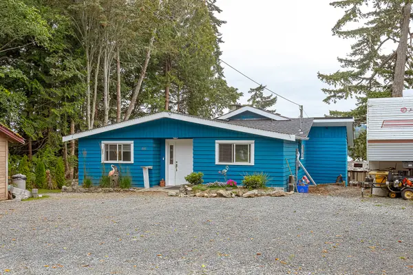 6542 Thornett Rd, Capital, BC V9Z