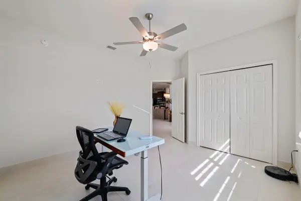 6871 Treymont Dr, Lakeland, FL 33813-4010