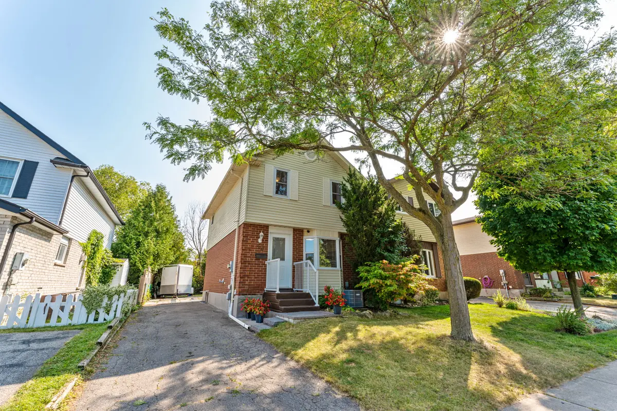 30 Reid Ct, Guelph, ON N1G 3R6