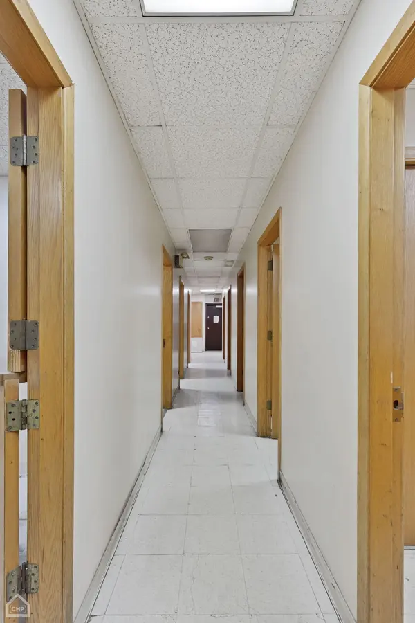 2655 N Milwaukee Ave, Chicago, IL 60647-1643