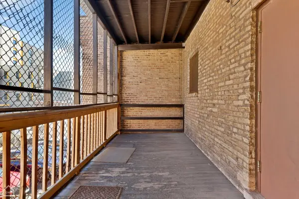 2655 N Milwaukee Ave, Chicago, IL 60647-1643