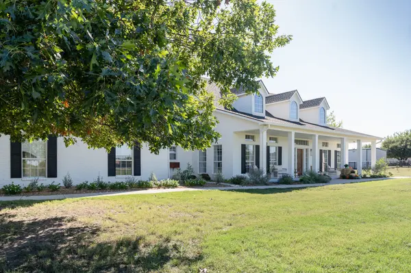 754 Conestoga Trl, Rhome, TX 76078-4213