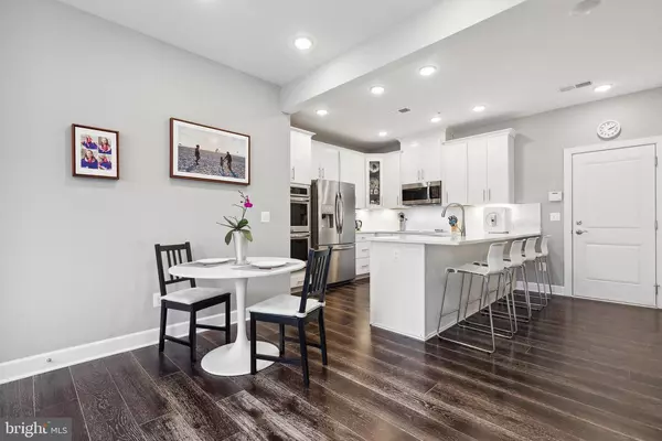 9823 Ames Dr, Manassas, VA 20110-7825